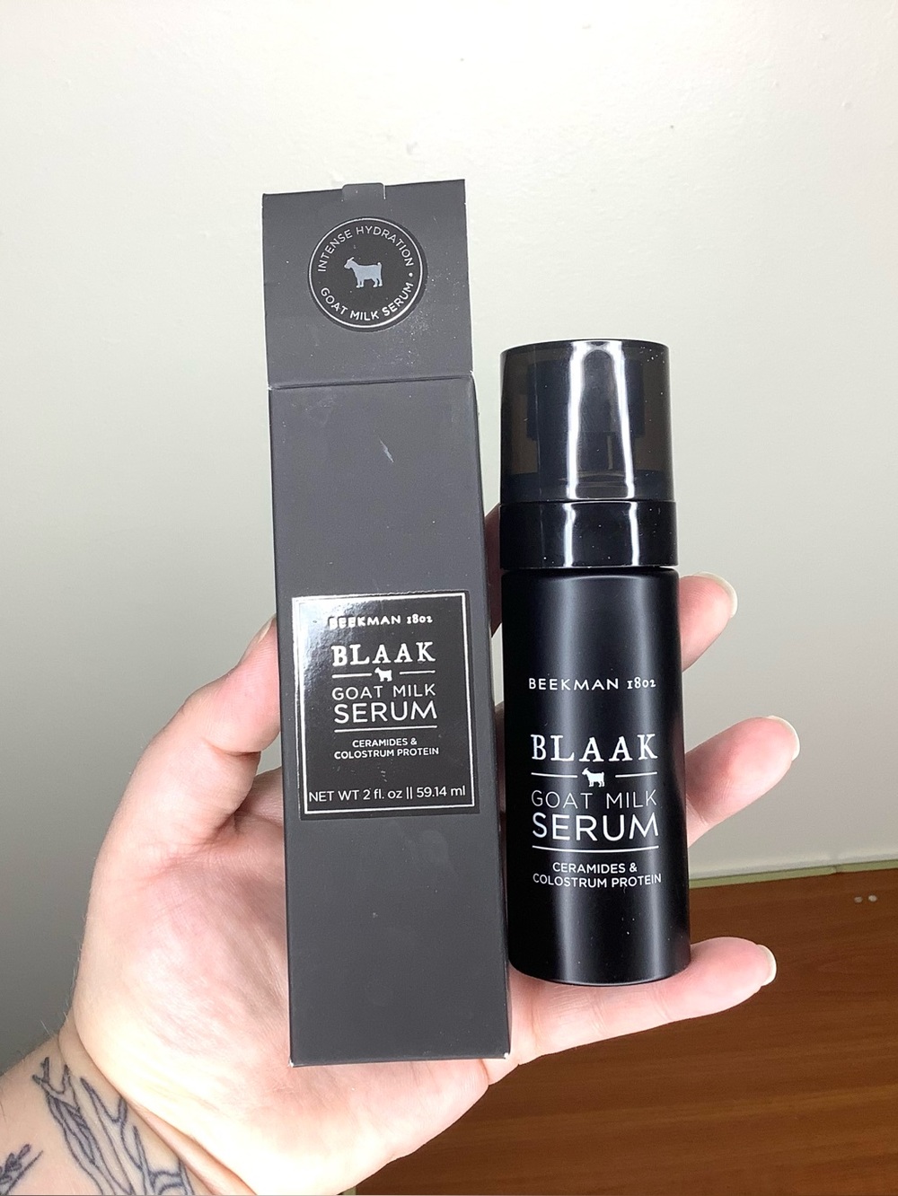 < Beekman 1802 Intense Hydration Blaak Goat Milk Serum 2 oz. >